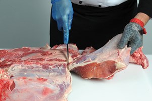 Shoulder Brisket Pavé Meat Cut Spec Step 3